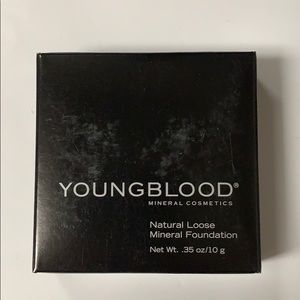 Young Blood Loose Powder Foundation in Tawnee